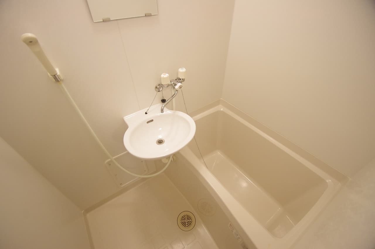 Room image 15
