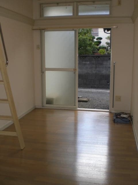 Room image 9
