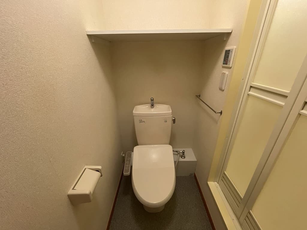 Room image 8