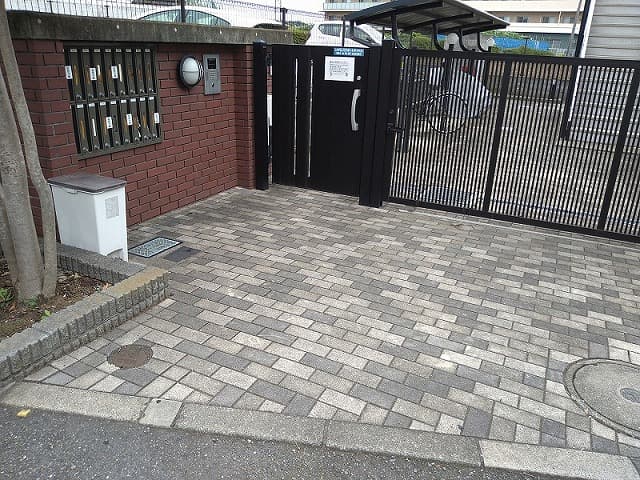 Room image 15