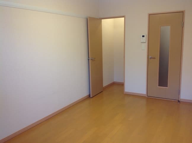 Room image 15