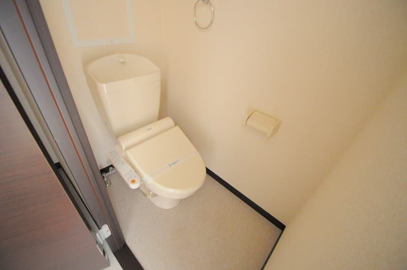 Room image 8