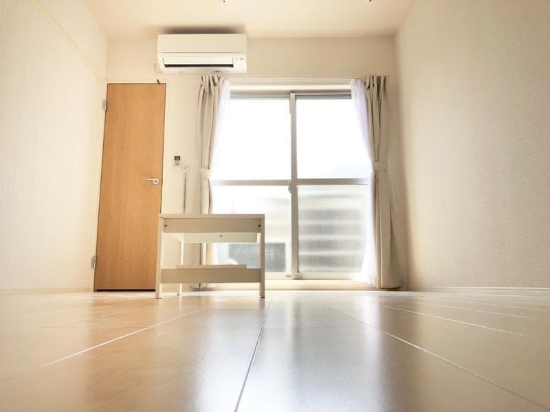 Room image 8