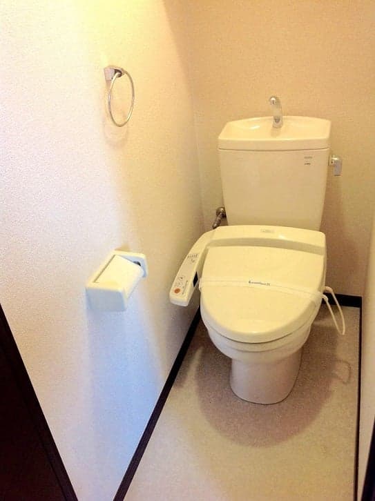 Room image 8