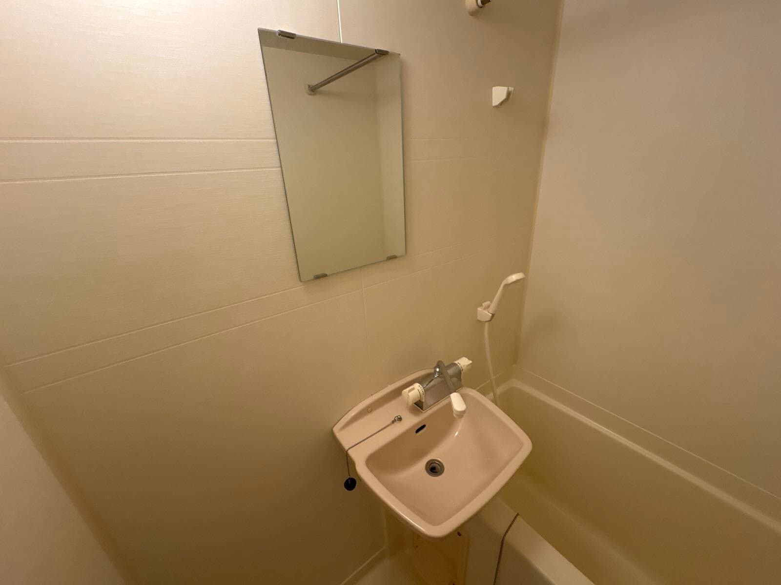 Room image 8