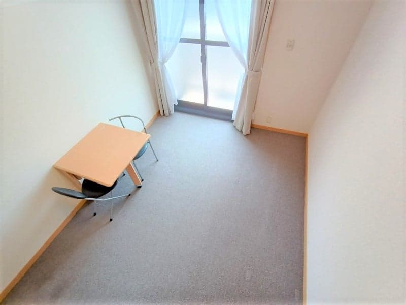 Room image 8