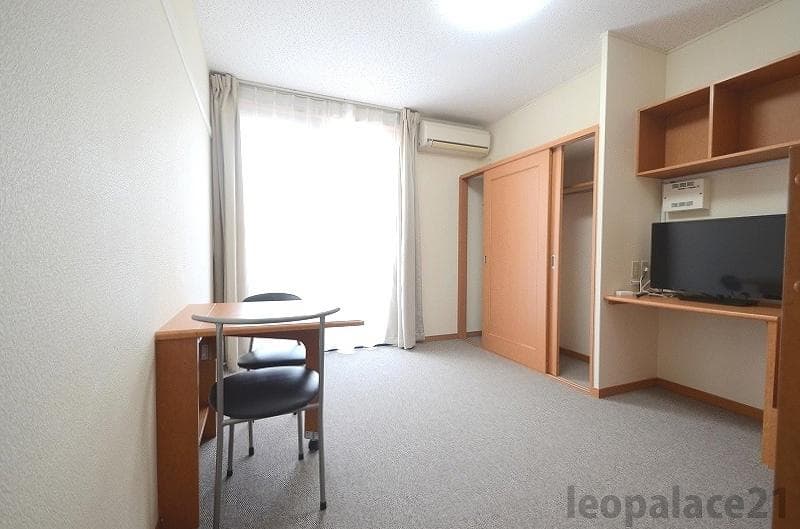 Room image 16
