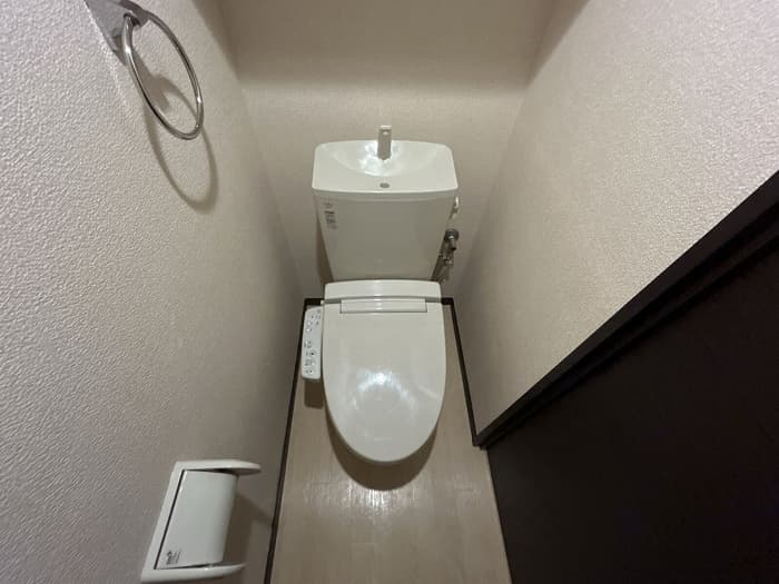 Room image 8