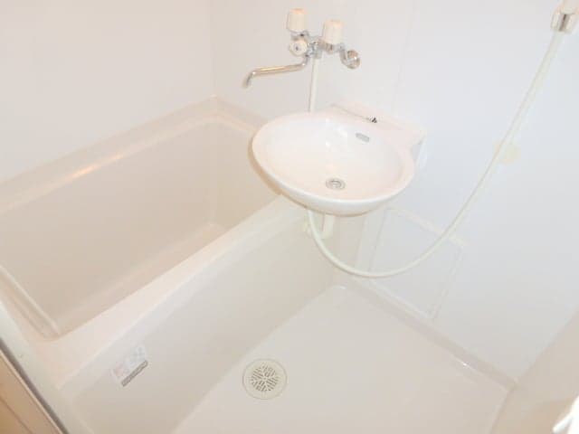 Room image 15