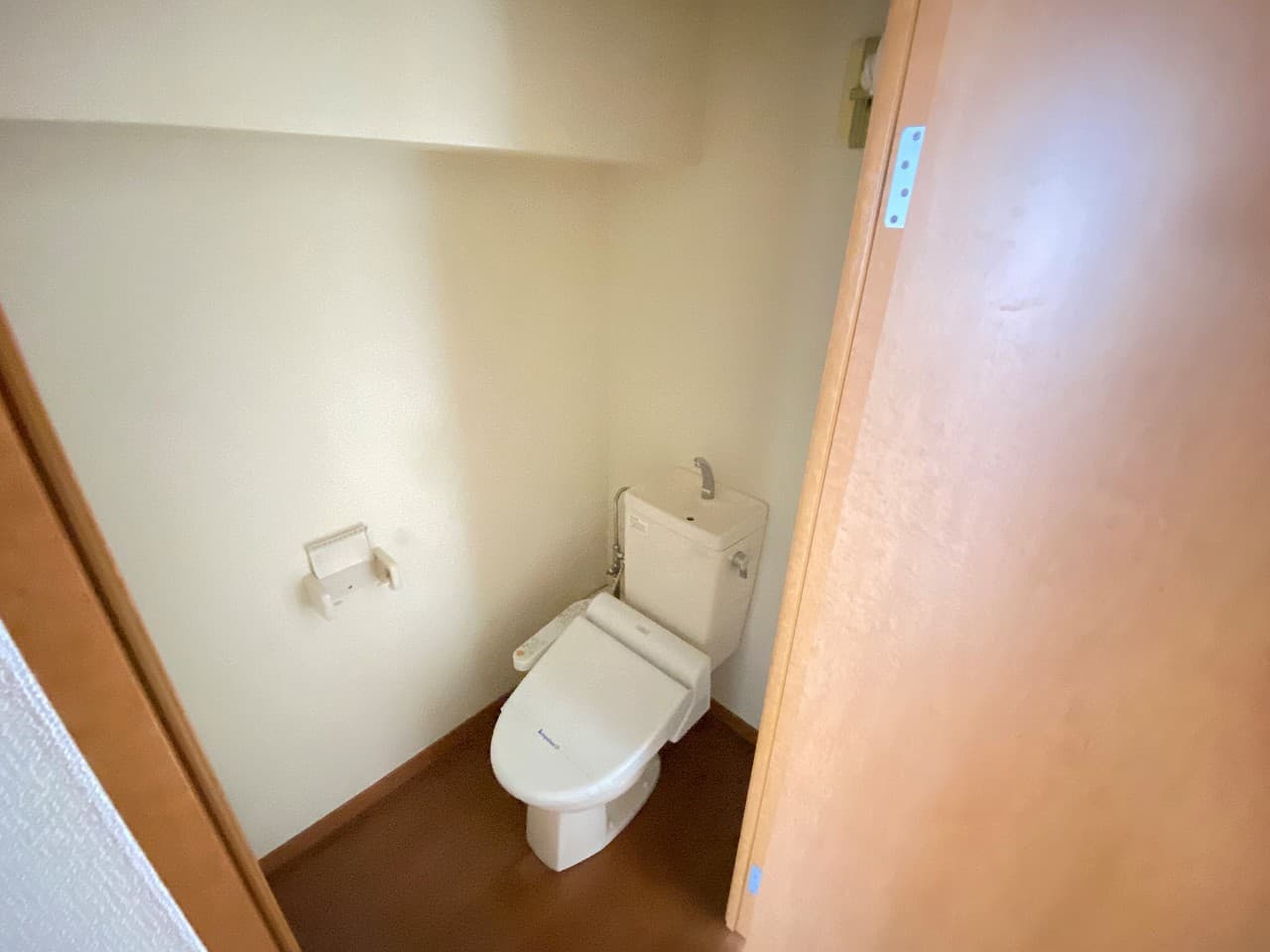 Room image 8