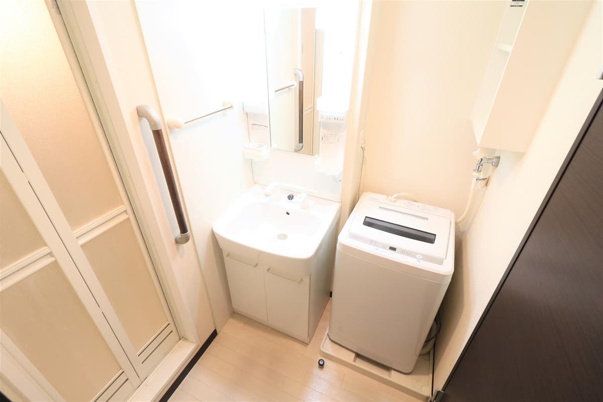 Room image 10