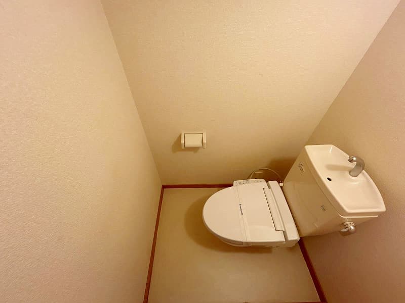 Room image 8