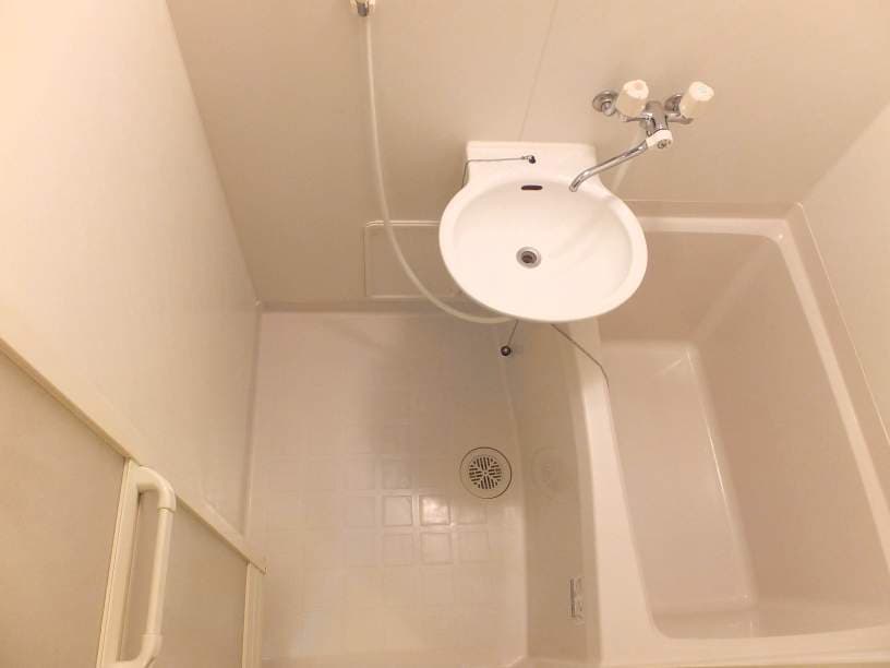 Room image 8
