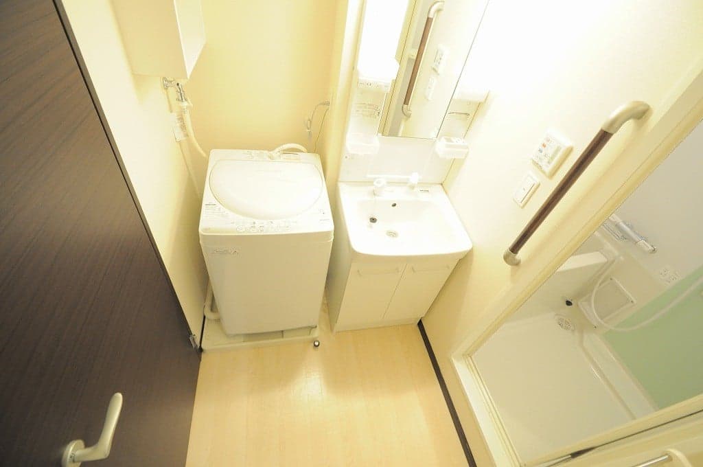 Room image 12