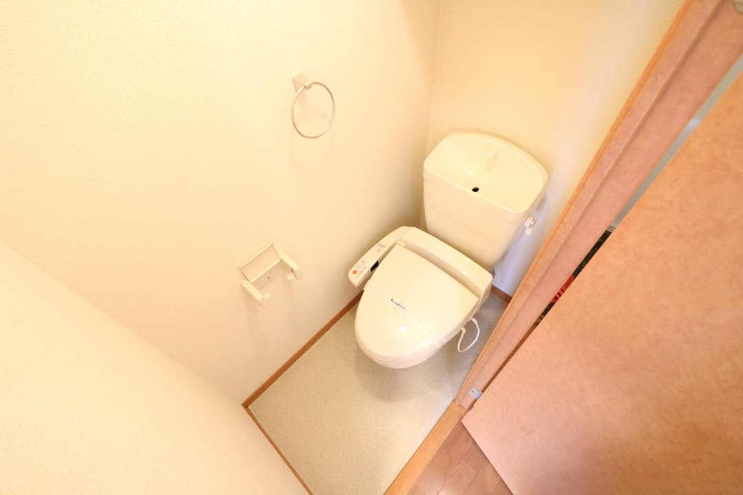 Room image 8