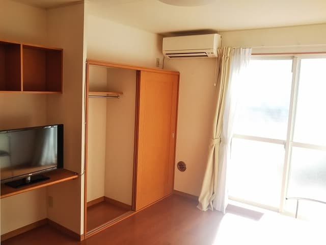 Room image 15