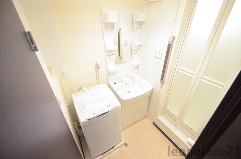 Room image 11