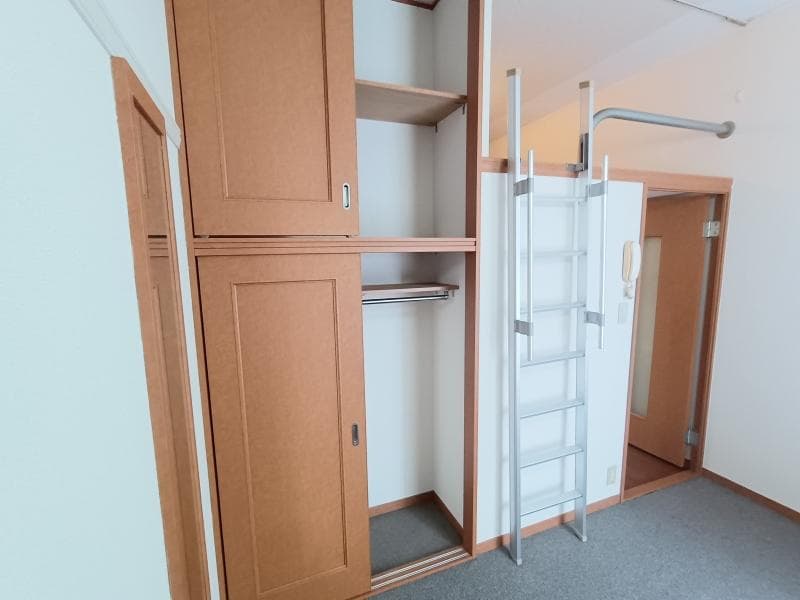 Room image 13