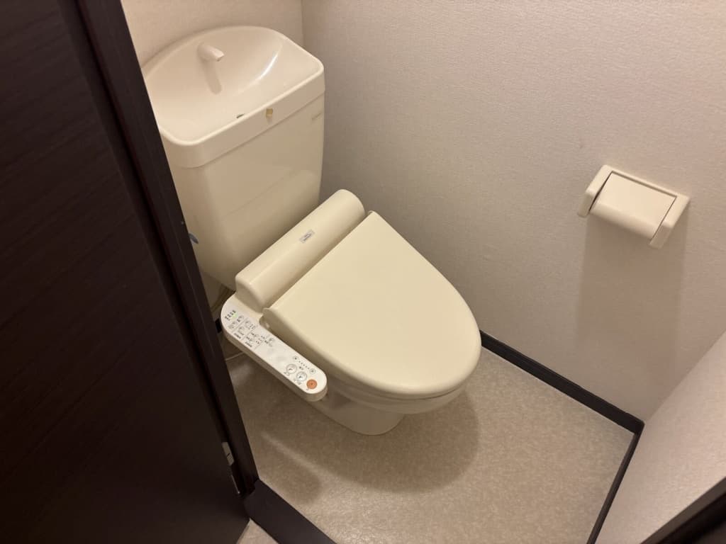 Room image 8