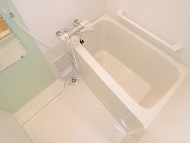 Room image 8