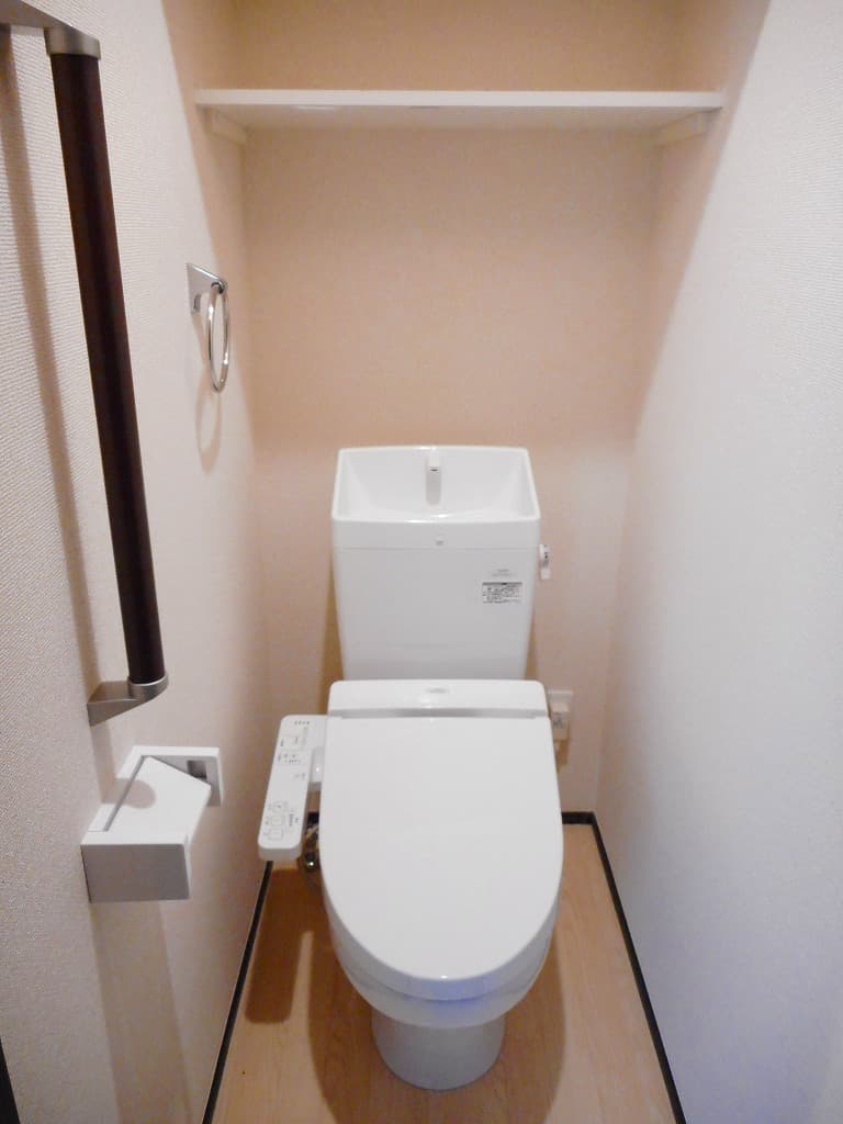 Room image 9