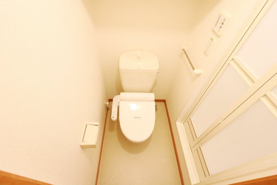 Room image 15