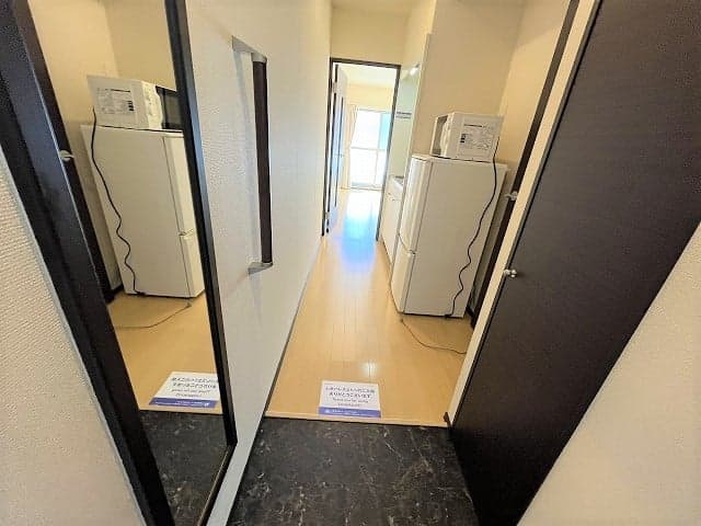 Room image 10