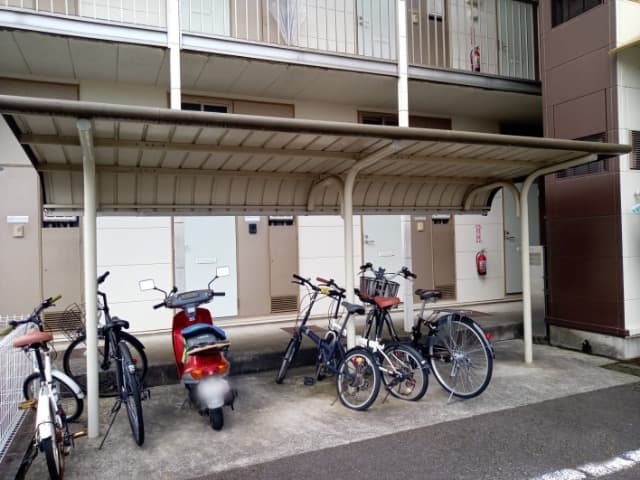 Room image 16