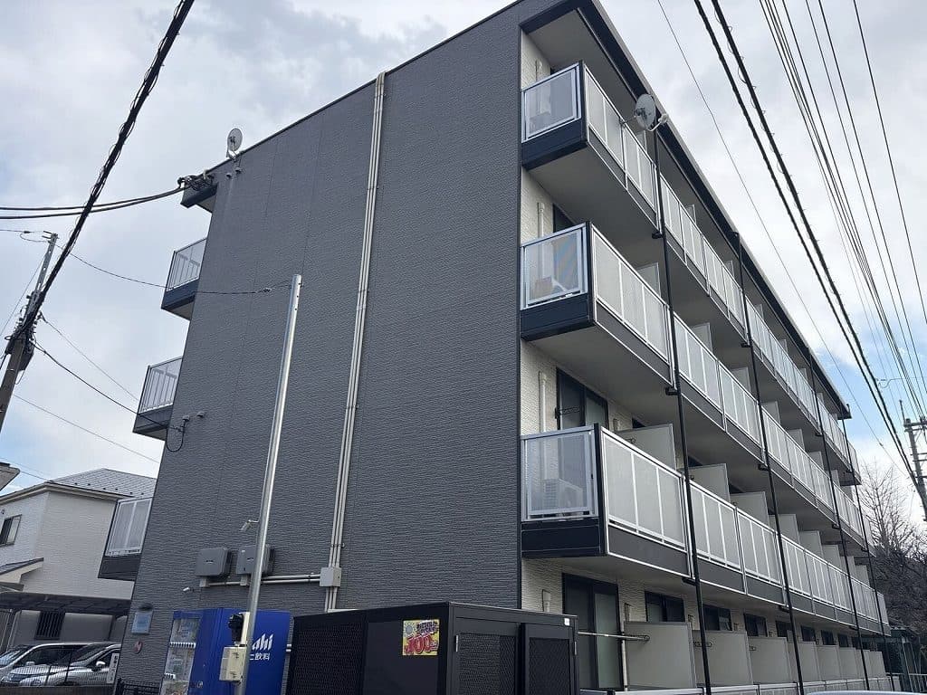 Main exterior of leopalace Monju