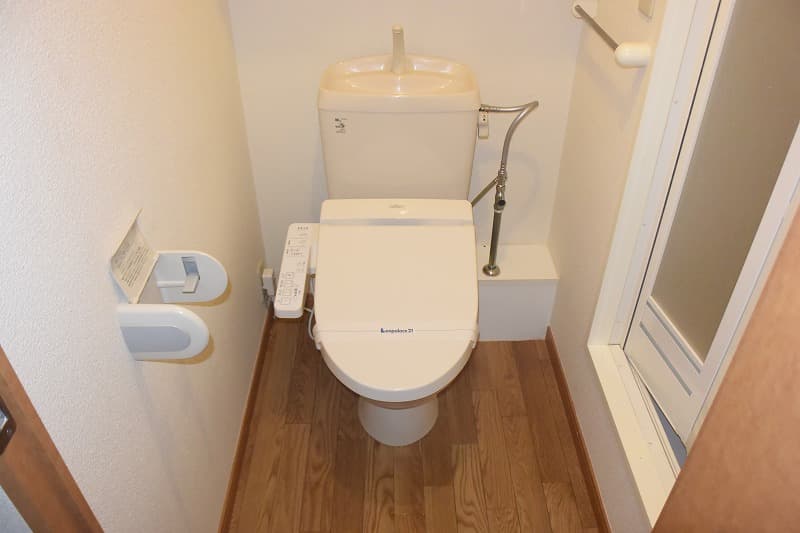 Room image 8