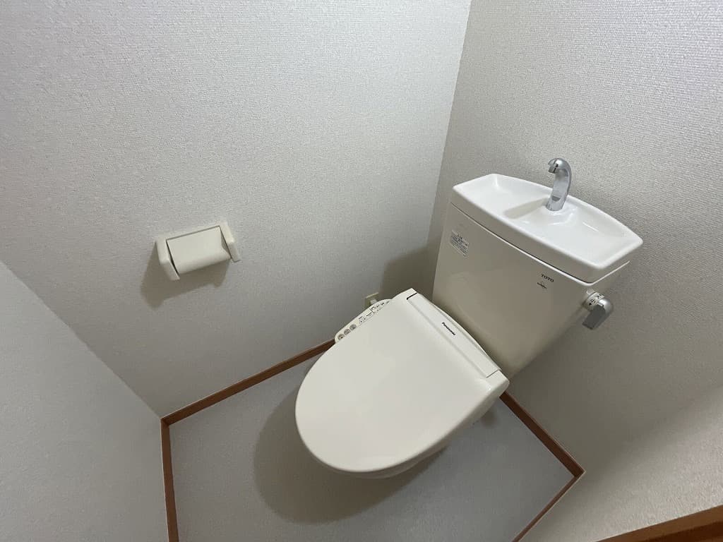 Room image 8