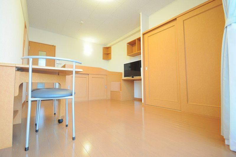 Room image 11