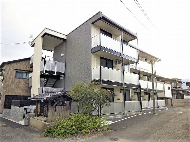 Main exterior of leopalace Maeda