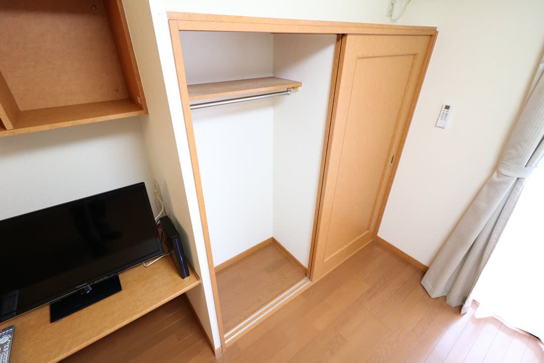 Room image 8