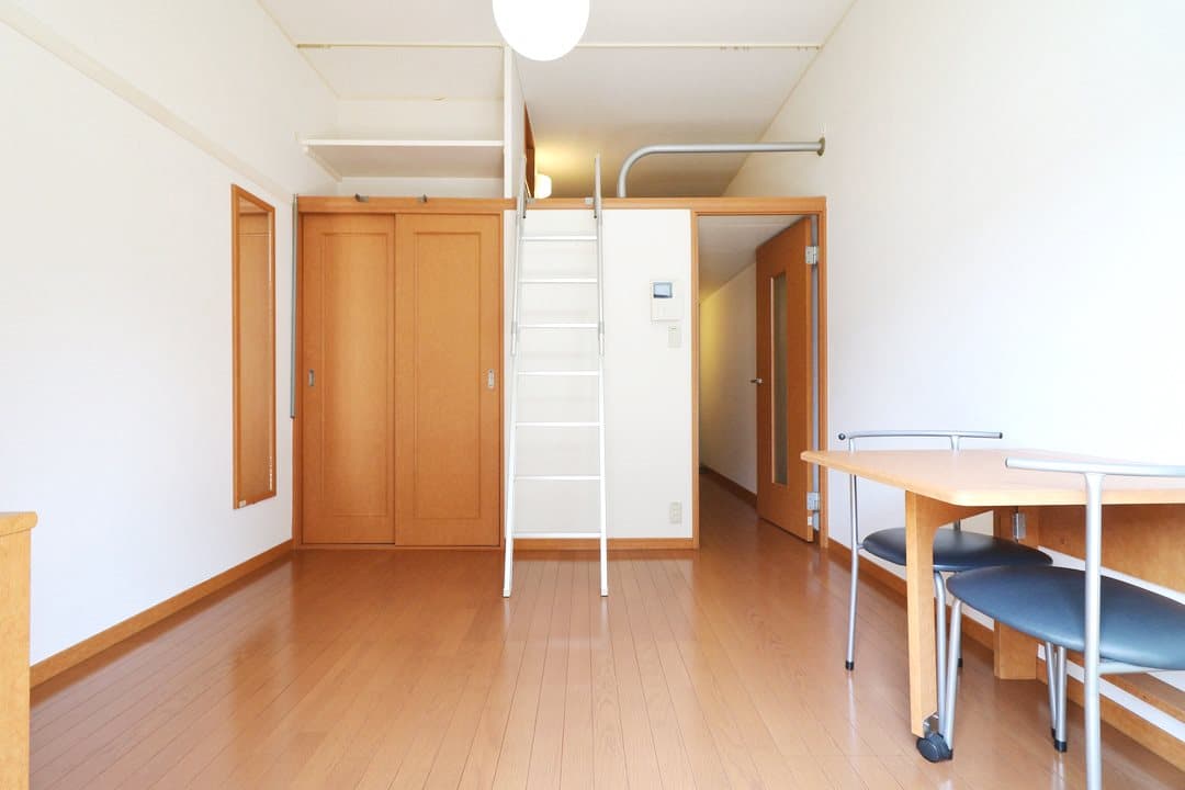Room image 12