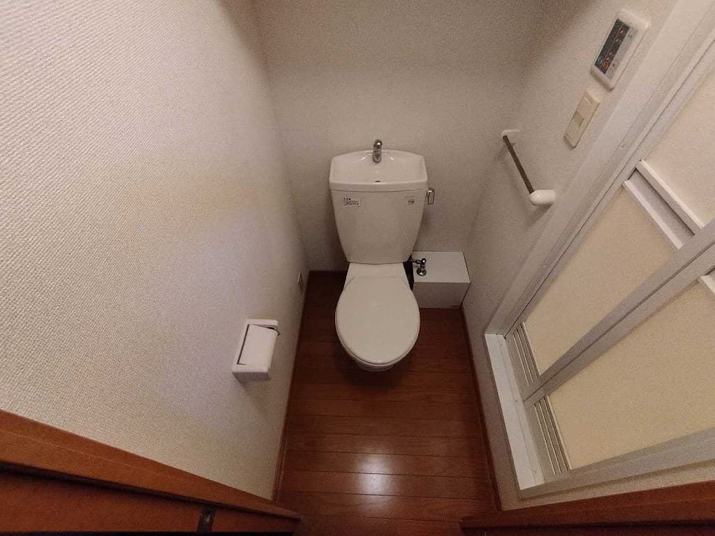 Room image 8