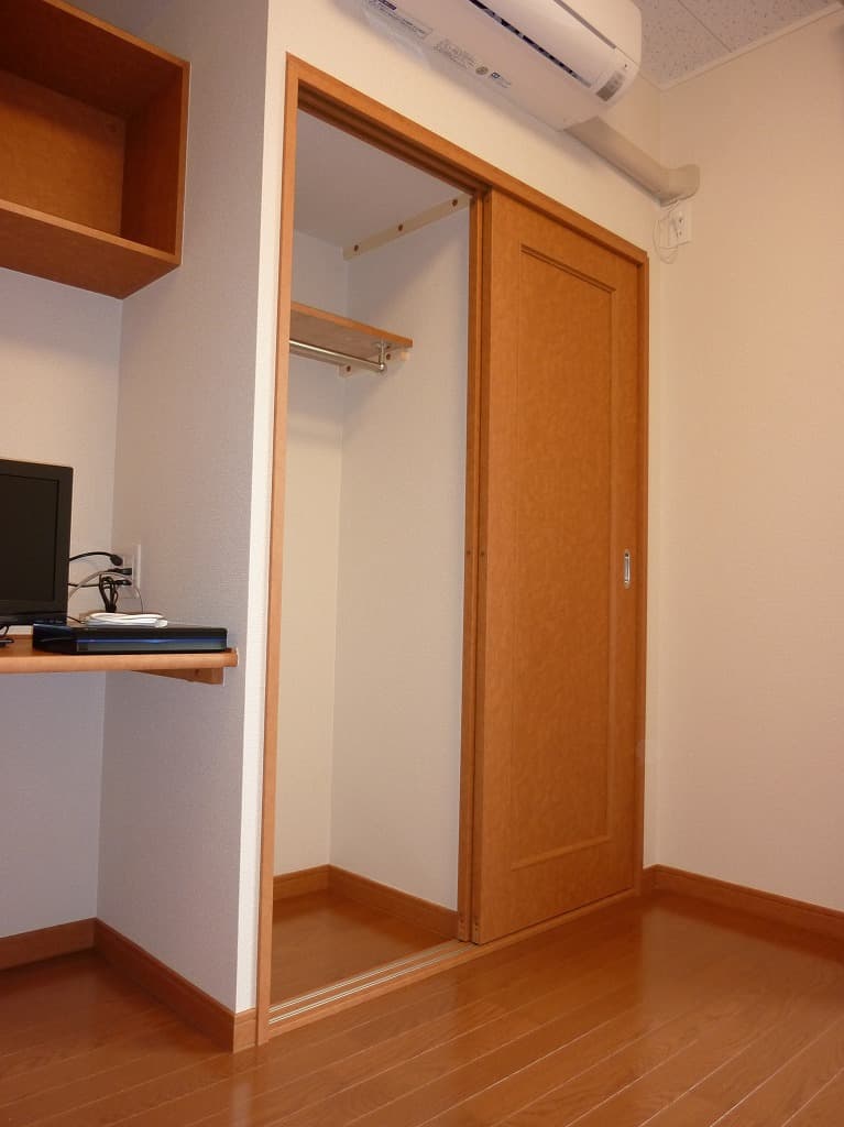 Room image 10