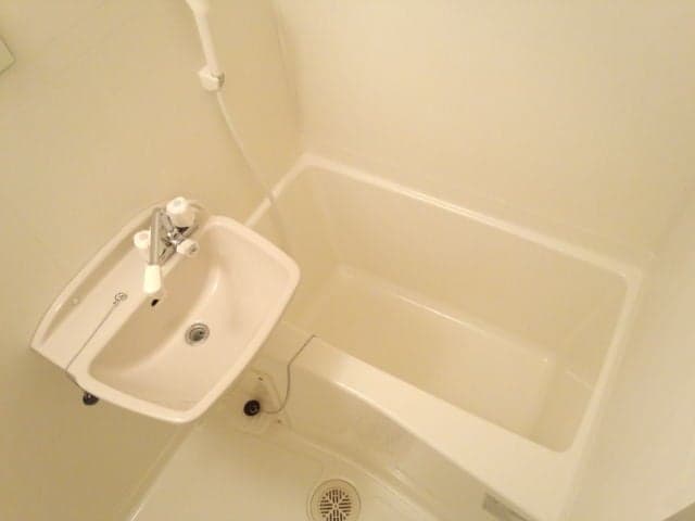 Room image 15
