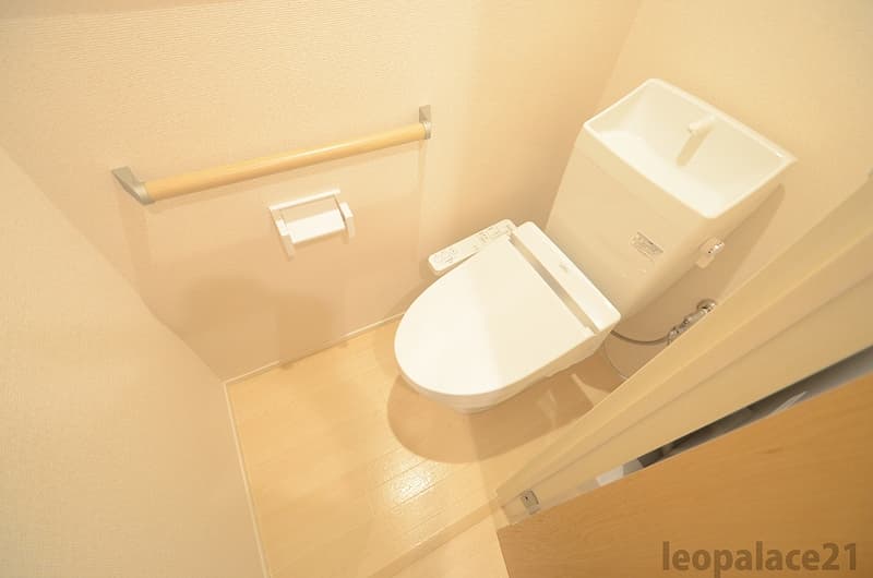 Room image 10