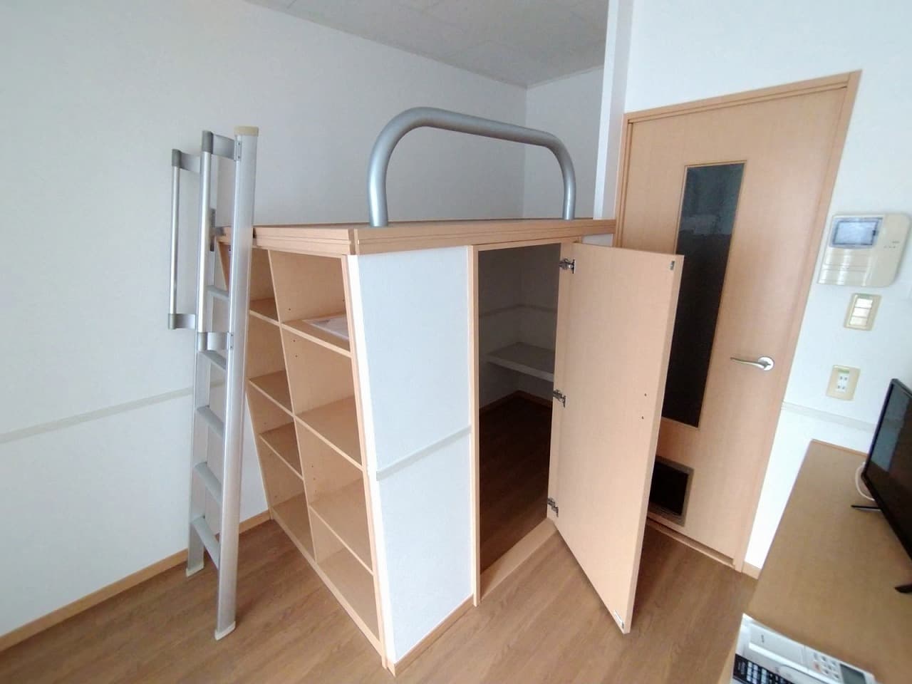 Room image 12