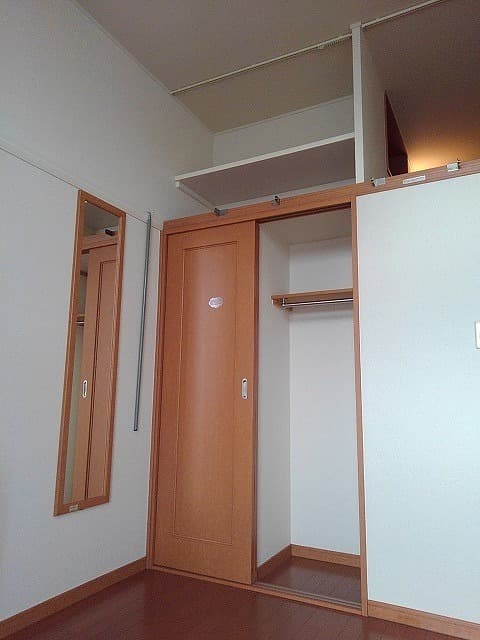 Room image 13
