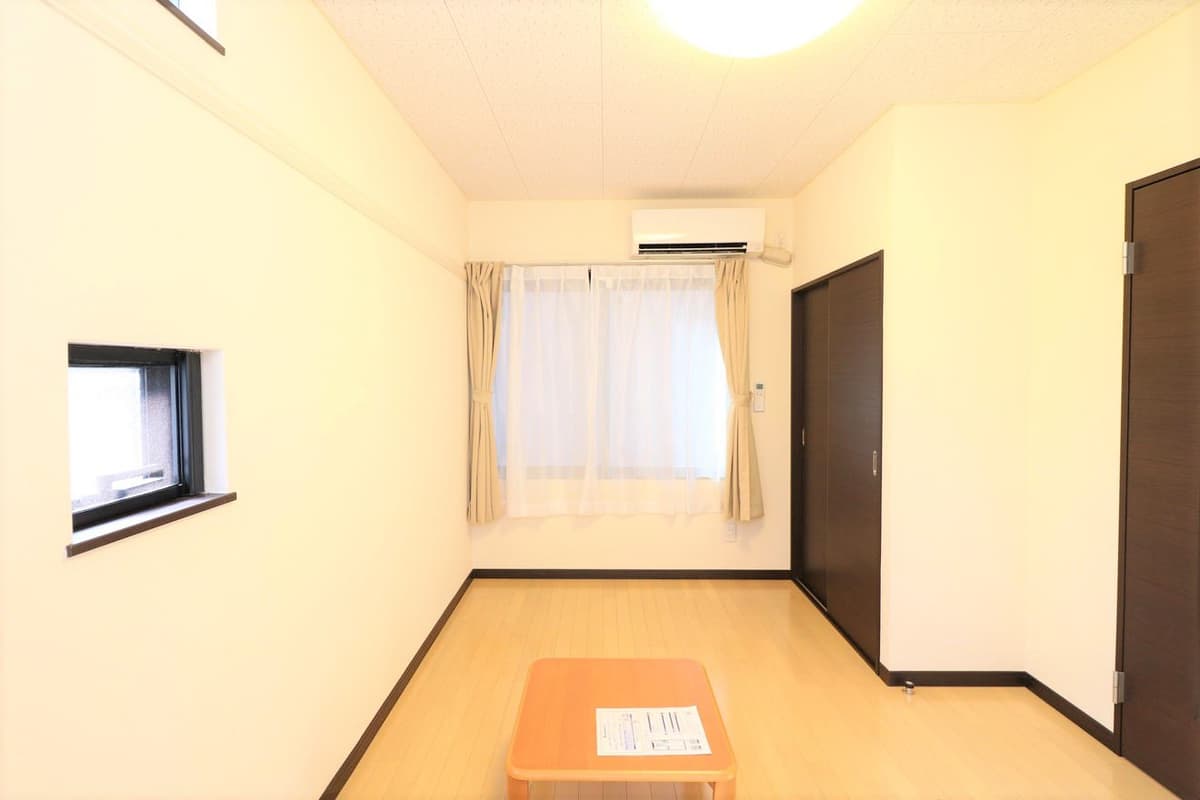 Room image 16