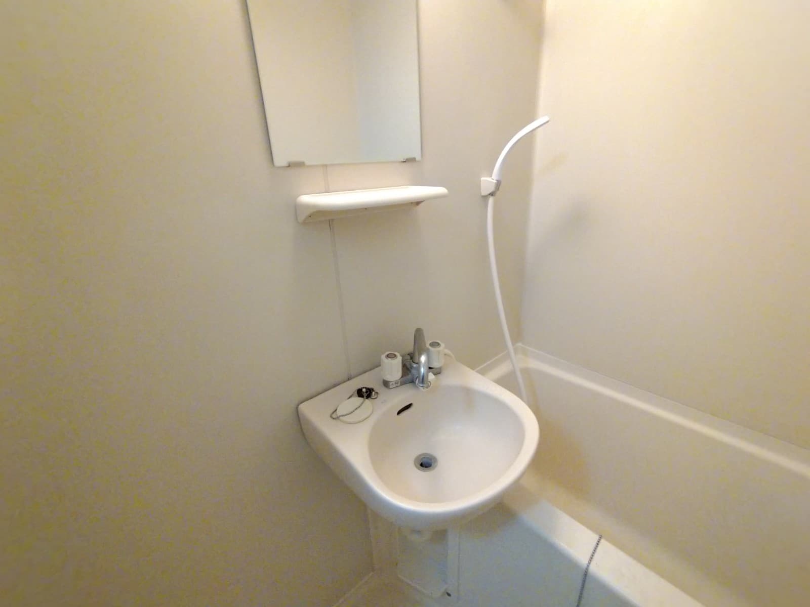 Room image 8