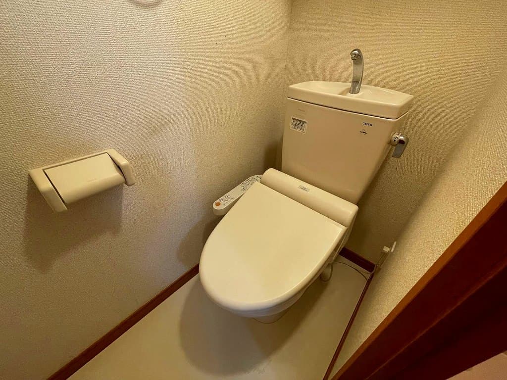 Room image 8
