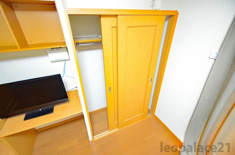 Room image 8
