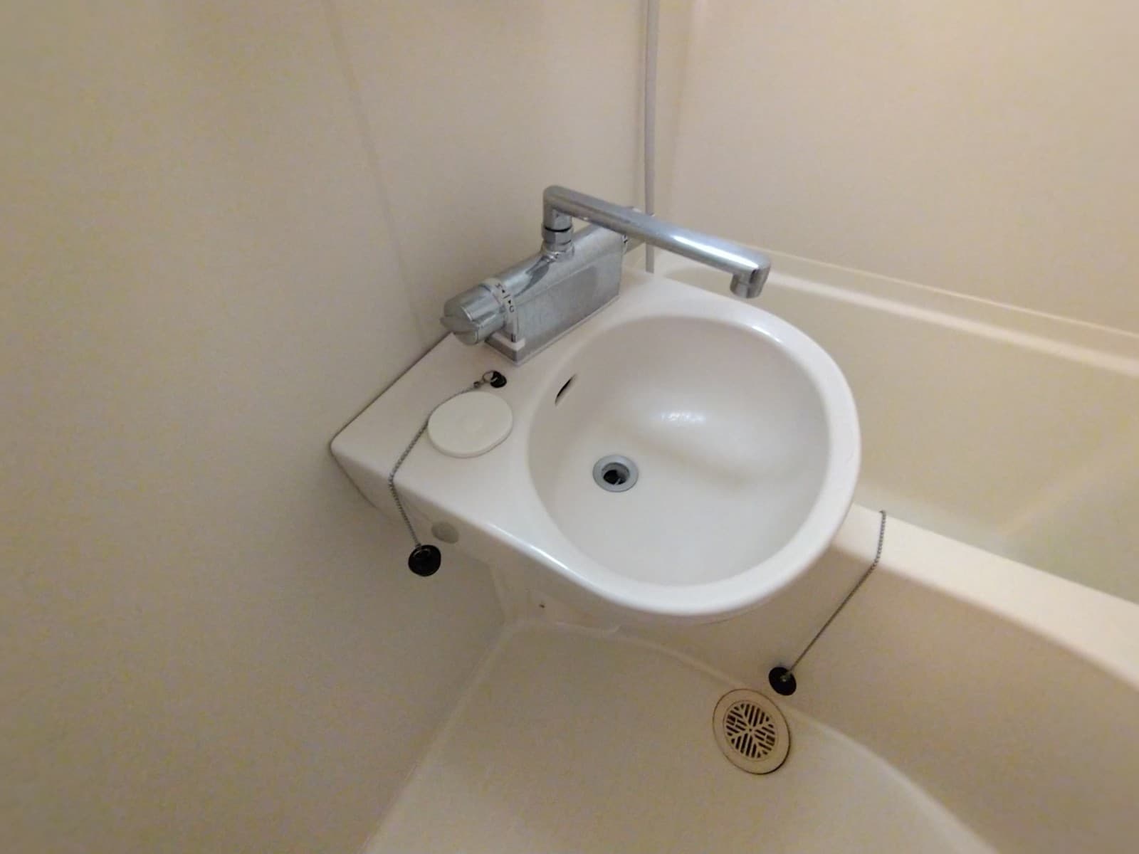 Room image 12