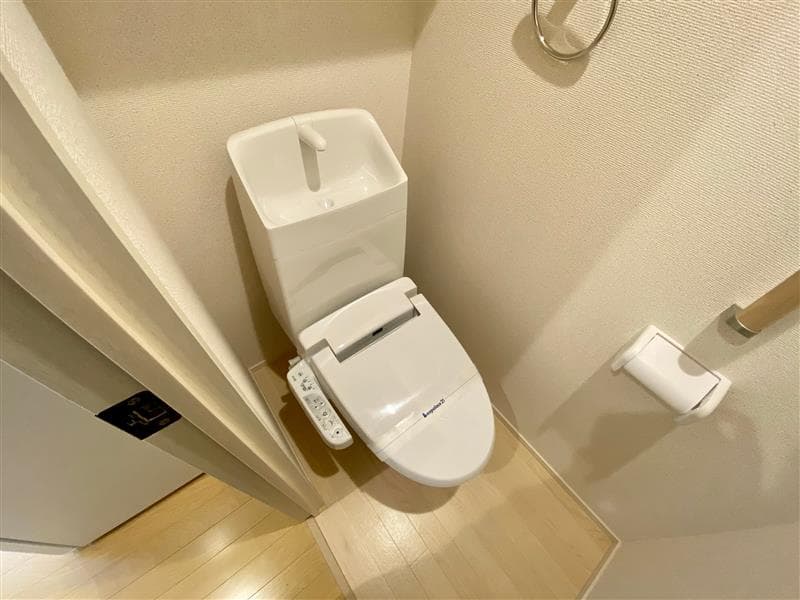 Room image 11