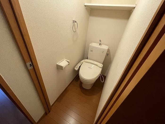 Room image 8