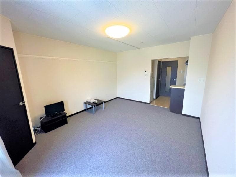 Room image 15