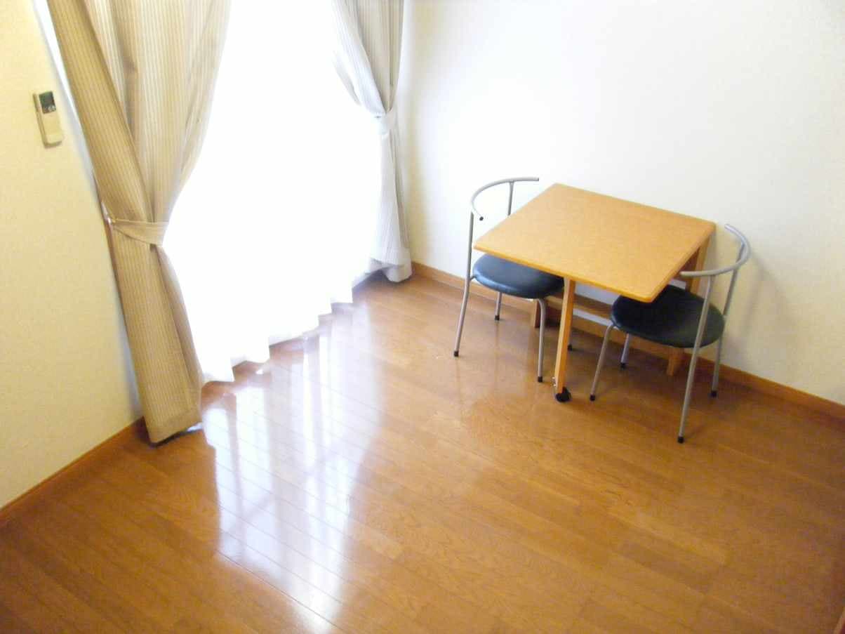 Room image 10